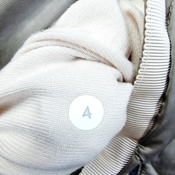 Lululemon Women's Cashew Coast Camo Butter The Fluffiest Puffer Vest Size 4 - Picture 4 of 7